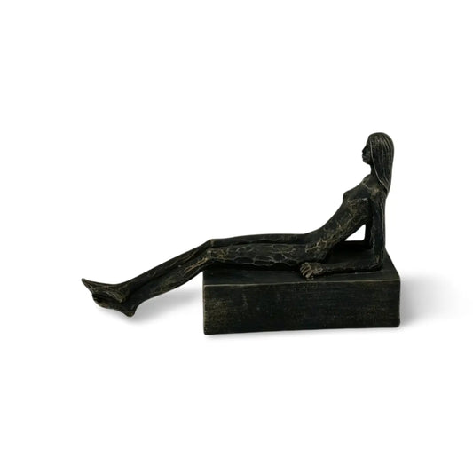 Beeld Vrouw Liggend Zijkant