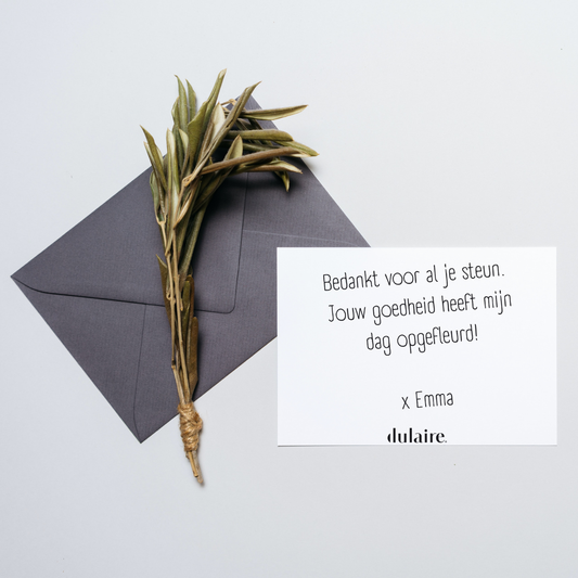 Luxe Dulaire Wenskaart met Zwarte Envelop In Situatie