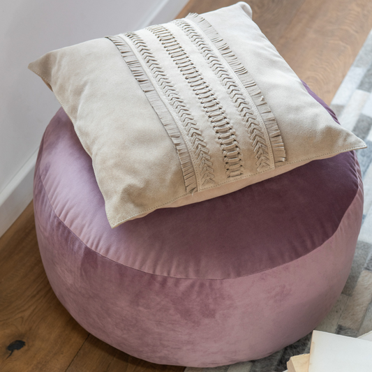 Luxe Sierkussen Bohemian Leer Beige Sfeerfoto