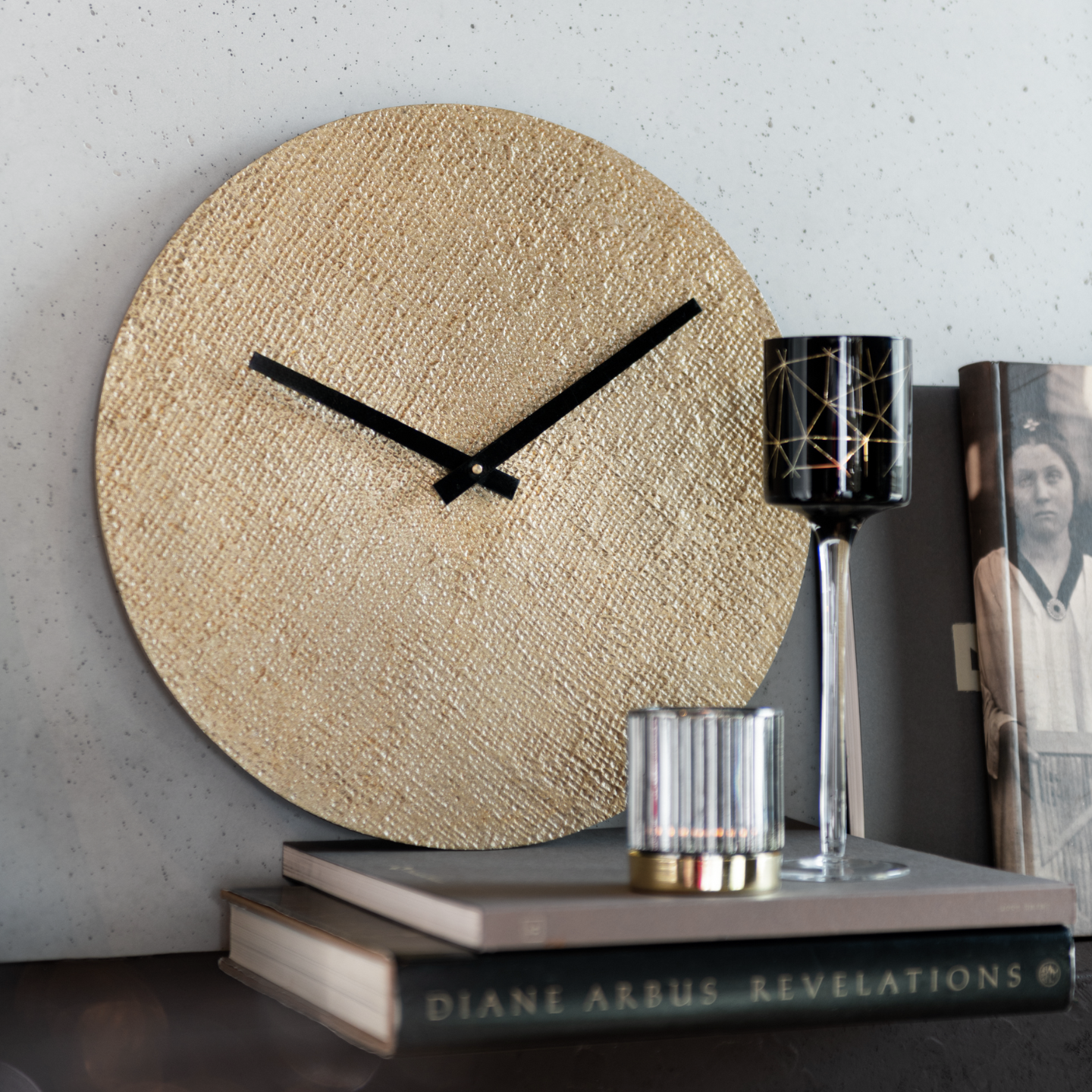 Wandklok Goud Metaal Sfeerfoto