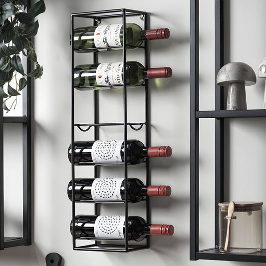 Wijnrek Muur Zwart Metaal Sfeerfoto