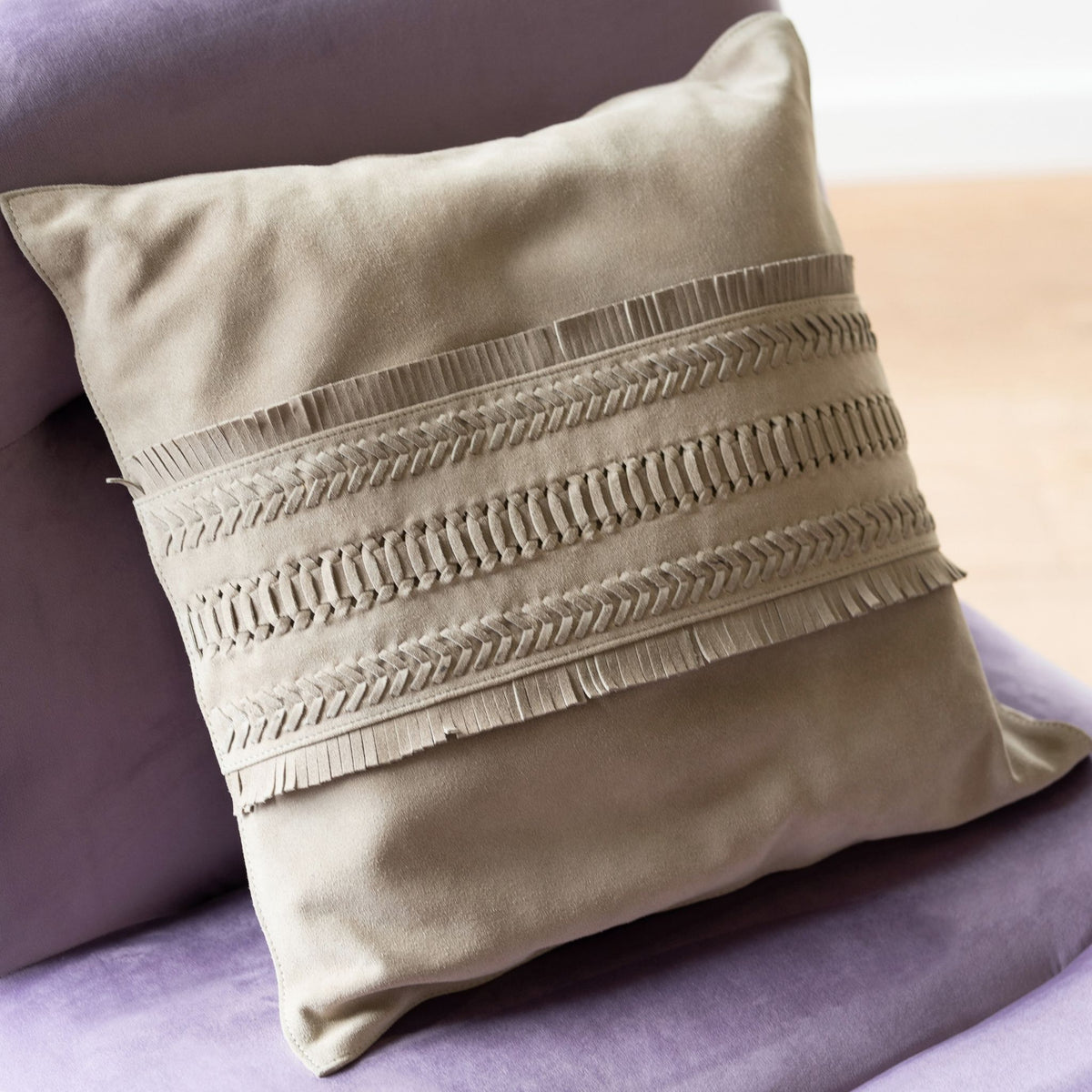 Luxe Sierkussen Bohemian Leer Beige Sfeerfoto 3