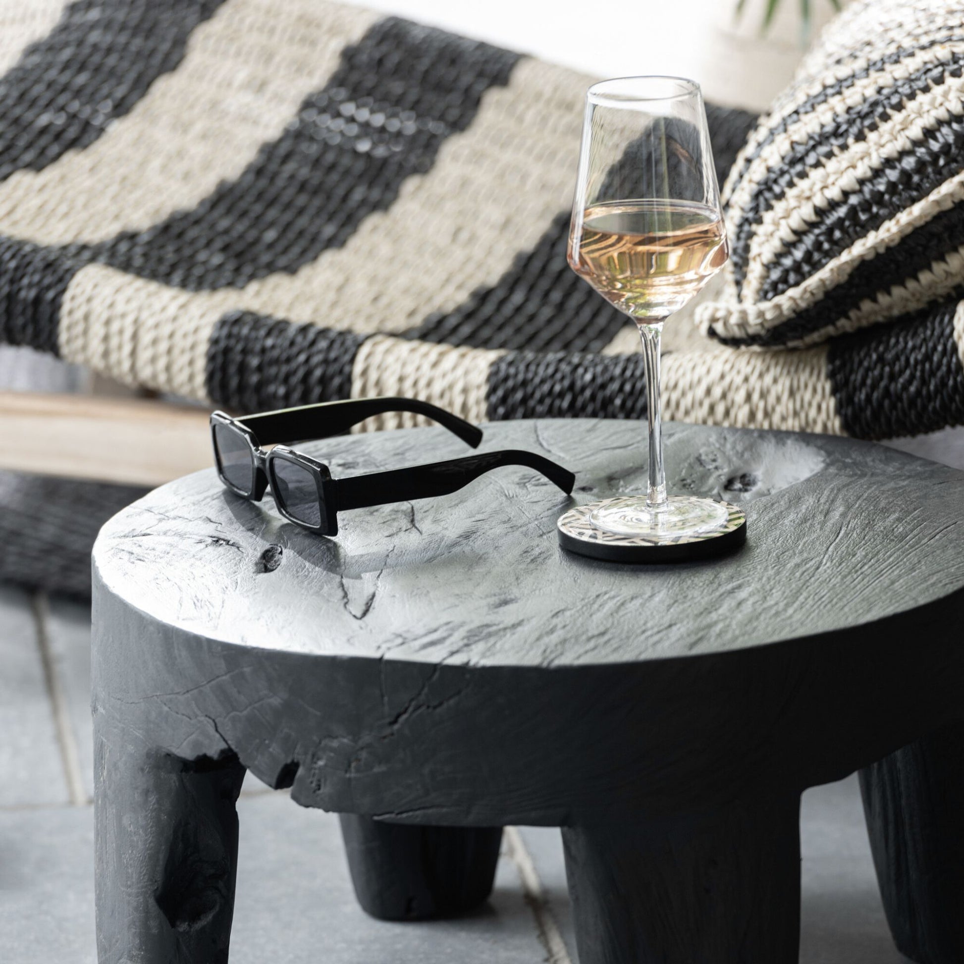 Luxe Witte Wijnglas Groot Sfeerfoto